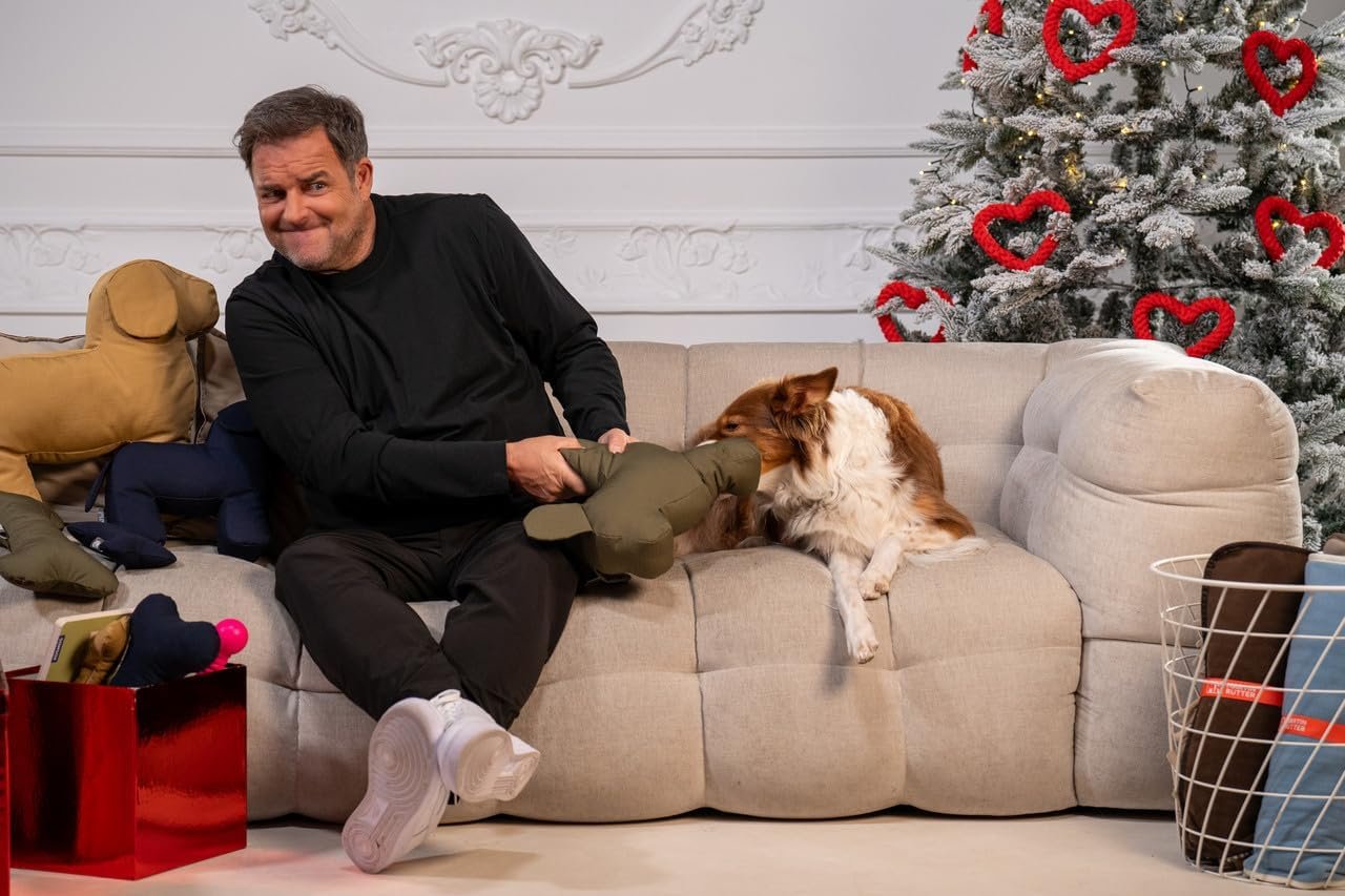 Martin Rütter HANS-Peter Hundespielzeug Stoffhund Dunkelblau Größe M – Stabiles Spielzeug & Hundekissen ohne Quietscher – Hundespielzeug Kuscheltier & Stofftier für Hunde & Welpen – Formstabil & waschbar Martin Rütter HANS-Peter Hundespielzeug Stoffhund Dunkelblau Größe M – Stabiles Spielzeug & Hundekissen ohne Quietscher – Hundespielzeug Kuscheltier & Stofftier für Hunde & Welpen – Formstabil & waschbar